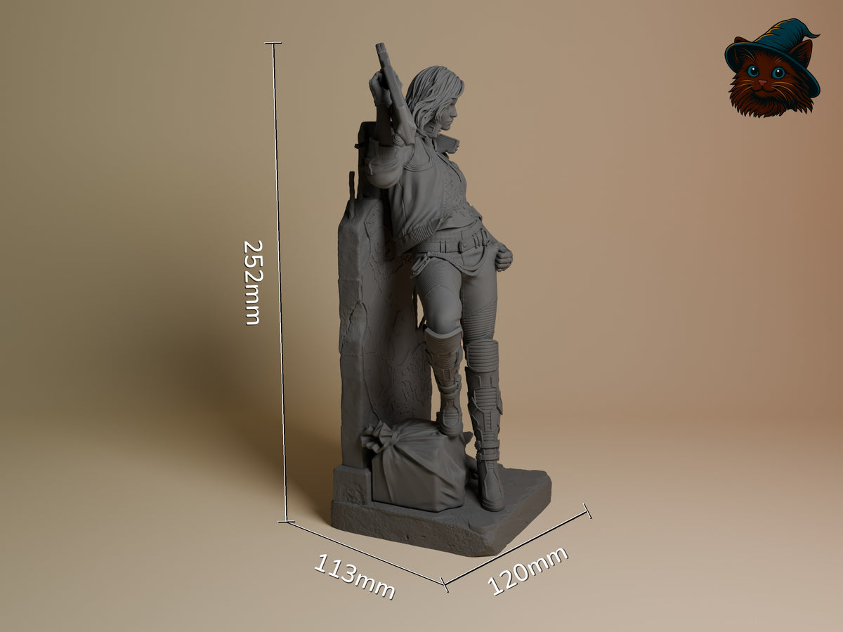 Valerie from Cyberpunk 2077 is an unpainted resin figure with a raised rifle on a sculpted base, 252mm tall.