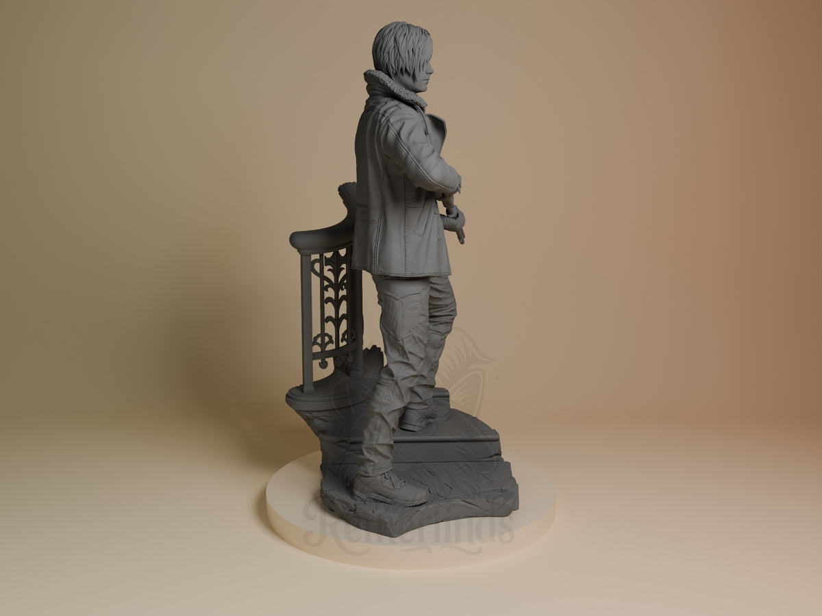 Unpainted resin figure of Leon Scott Kennedy from Resident Evil in profile on a sculpted base.