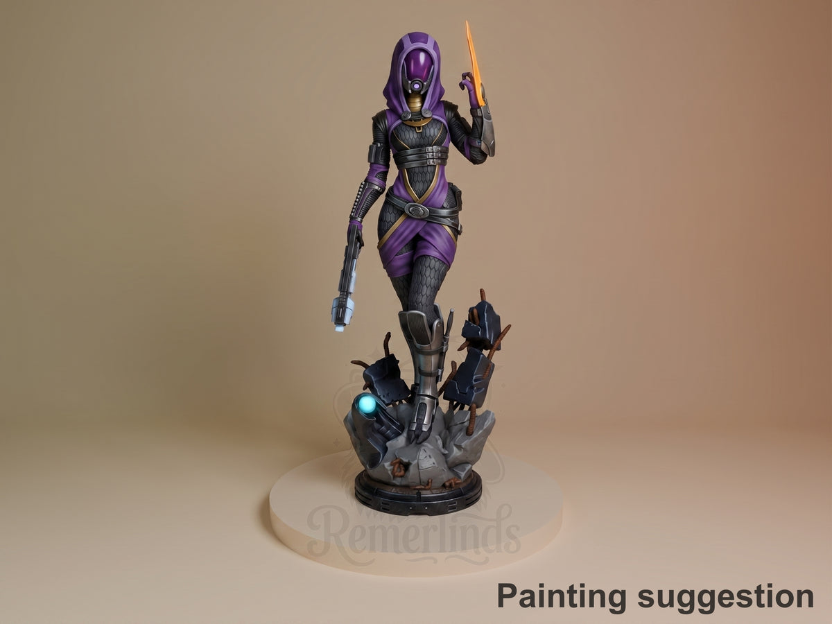 Painted resin figure of Tali'Zorah Vas Normandy from Mass Effect stands armed on a sculpted base.